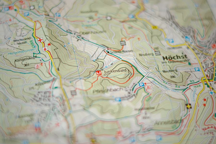 Classic paper maps give you a rough first overview of woodland locations in the area!