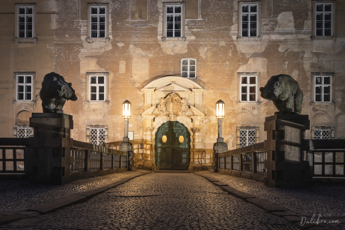The main entrance of the castle, guarded by bears, Nove Mesto nad Metuji, Czech Republic